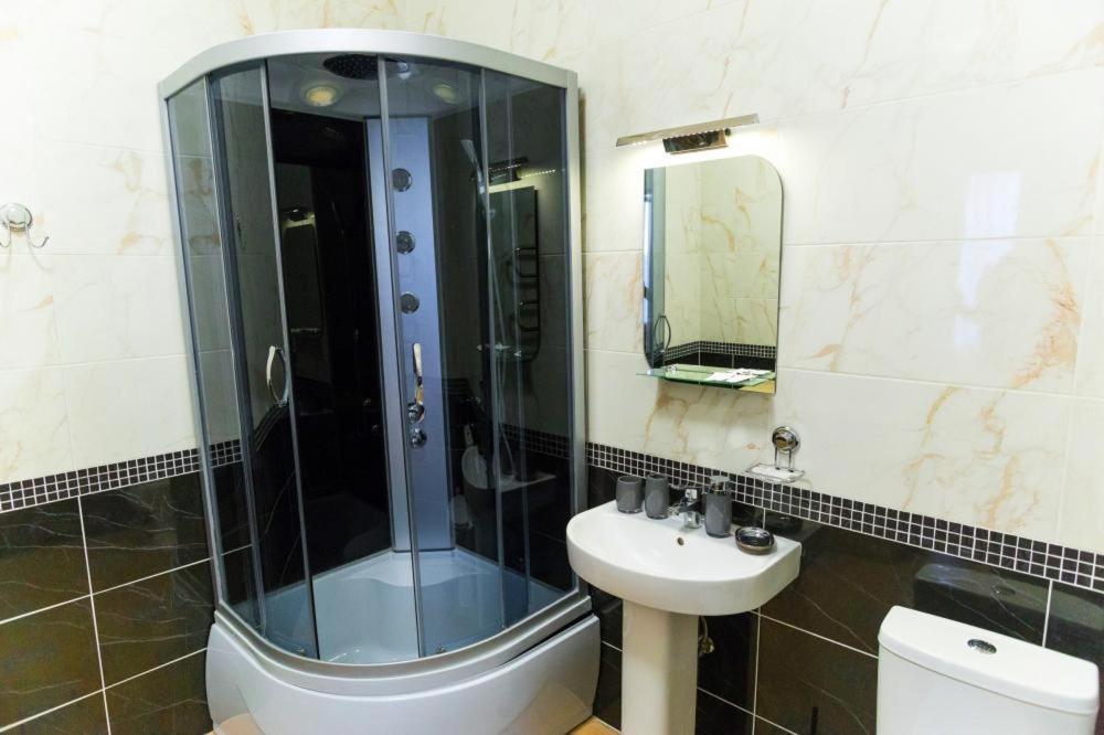 Hotel Complex Uhnovych Ternopil Dış mekan fotoğraf