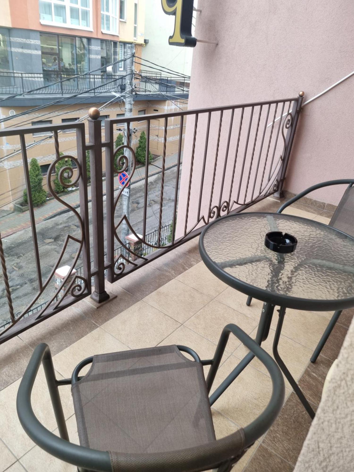 Hotel Complex Uhnovych Ternopil Dış mekan fotoğraf