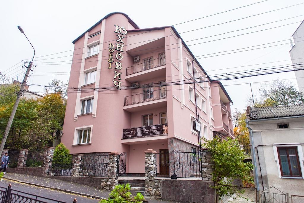 Hotel Complex Uhnovych Ternopil Dış mekan fotoğraf